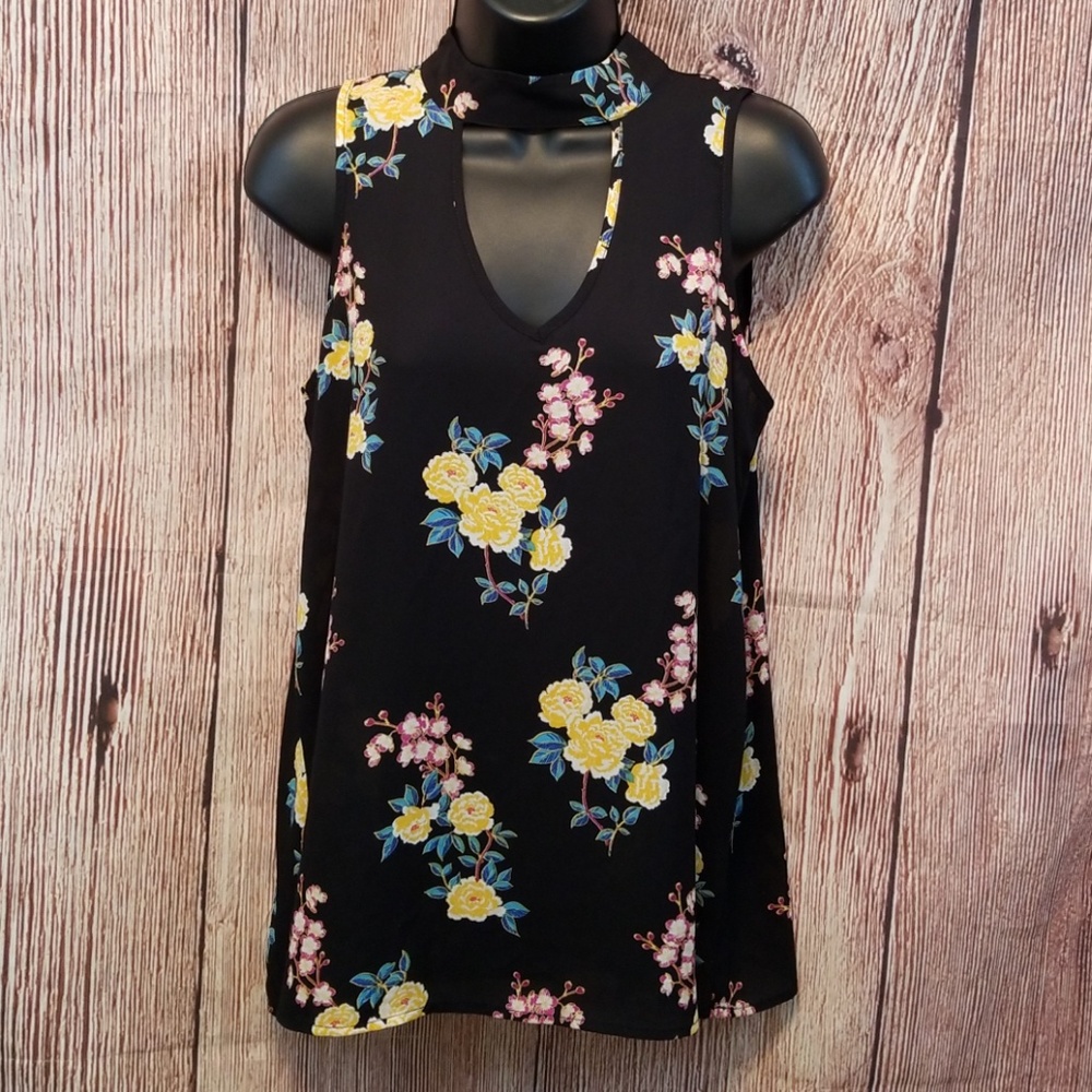 Sleeveless floral tee